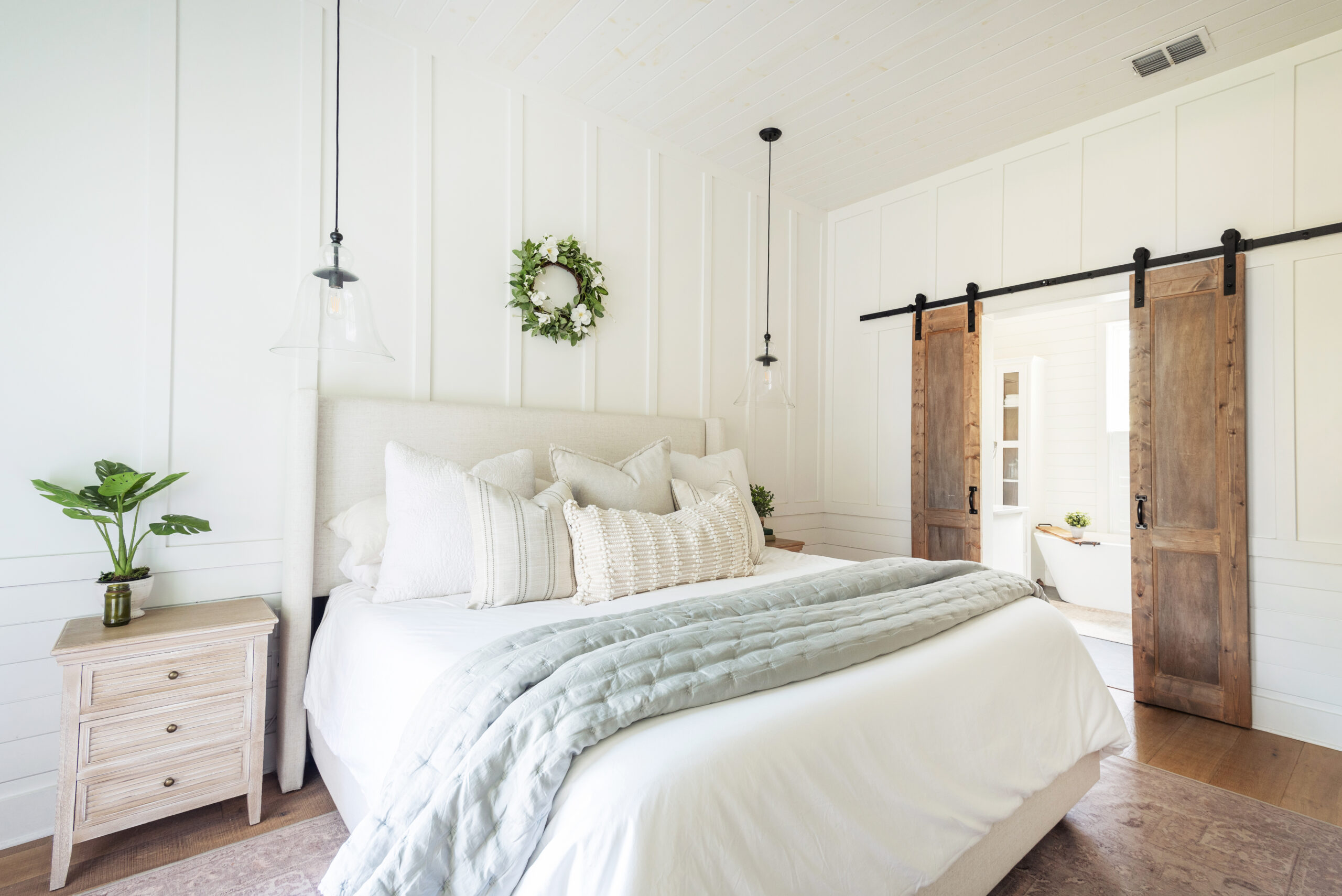 15 Anything-but-Boring Neutral Bedrooms